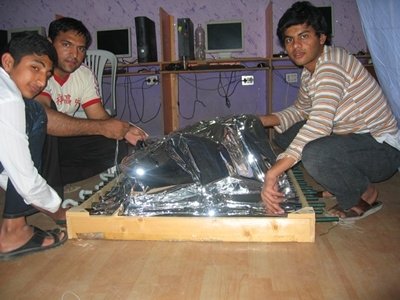 Recycle Plastic bottle solar water heater construction