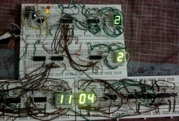 Digital clock without using micro-controller