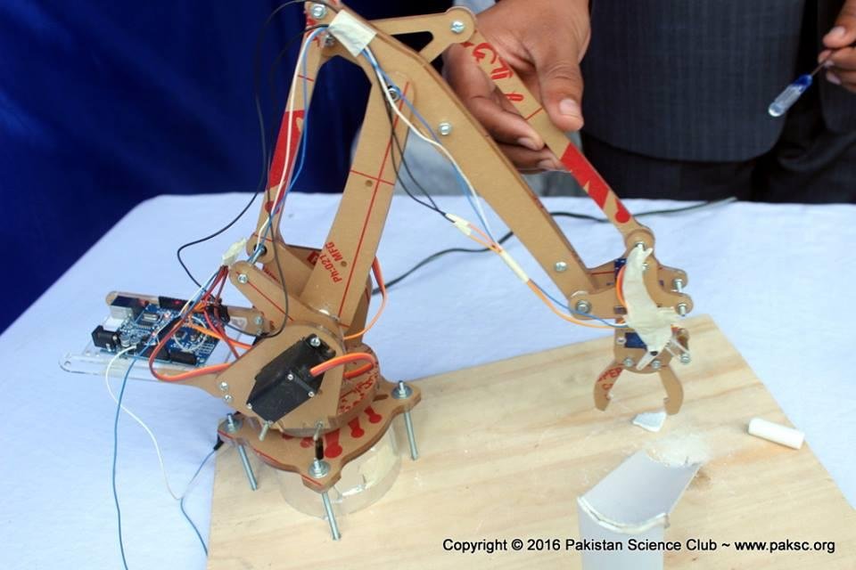 Pakistan Science Club Exhibited Projects in Lahore Science Mela