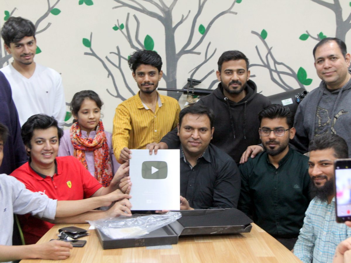 Pakistan Science Club Receives YouTube Silver Play Button