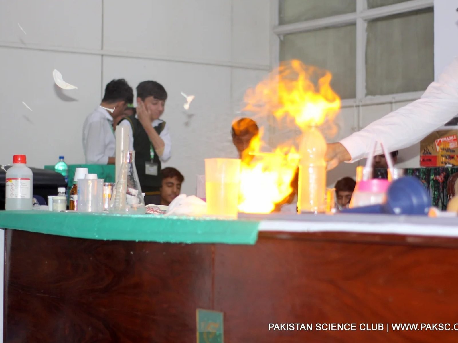 PSC Conducts Fun Science Show at PMNH on World Science Day