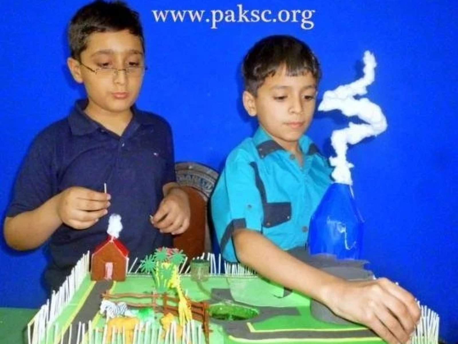 kids scientists science fair project pollution