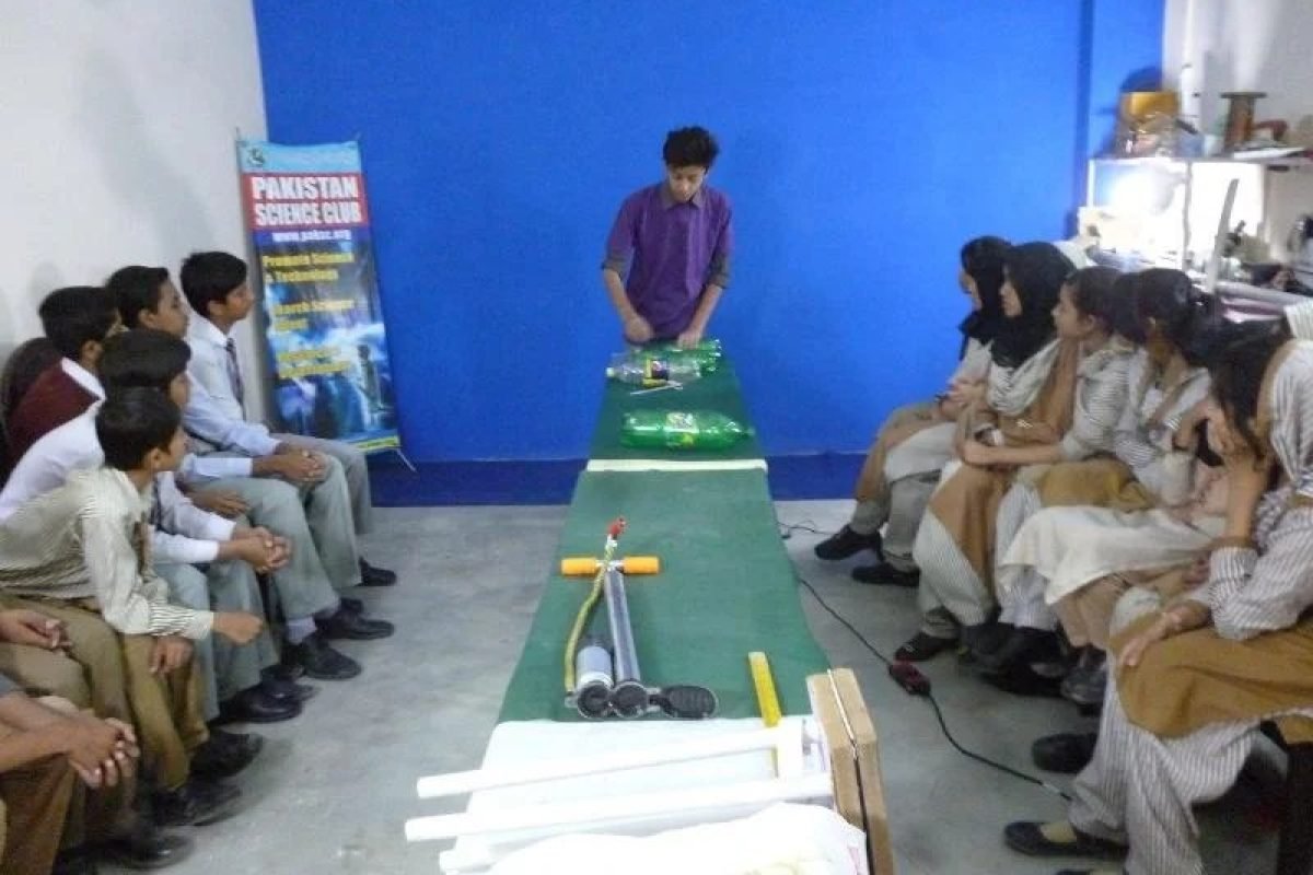 Water rocket workshop held at PSC