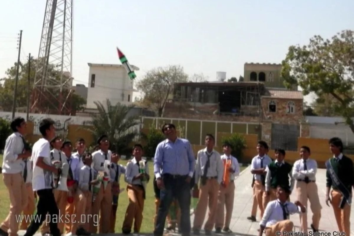 Water Rocket Competition in Sarfaraz Pilot School