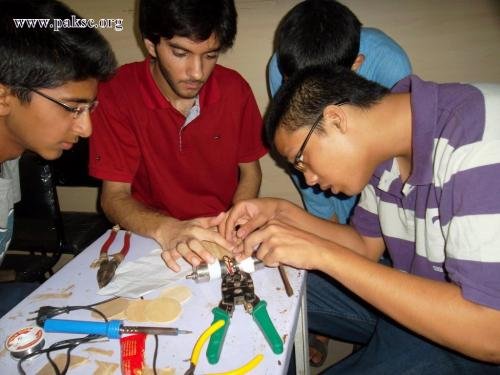Summer Science Camp 2011 by Pakistan Sciecne club (3)