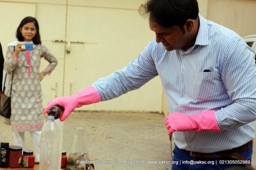 Fun Science Show conducted in Hyderabad Pakistan