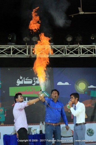 Science show at Larkana Science Festival